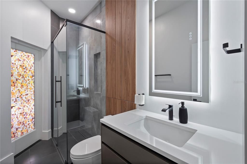 For Sale: $2,895,000 (5 beds, 5 baths, 5853 Square Feet)