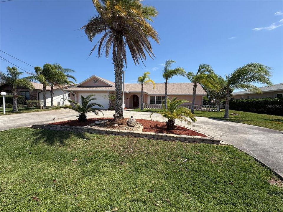 Recently Rented: $2,300 (3 beds, 2 baths, 1882 Square Feet)