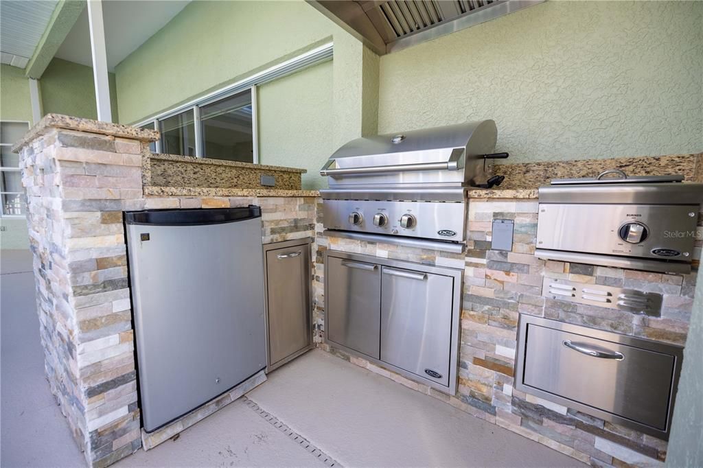 На продажу: $898,000 (4 спален, 3 ванн, 3597 Квадратных фут)