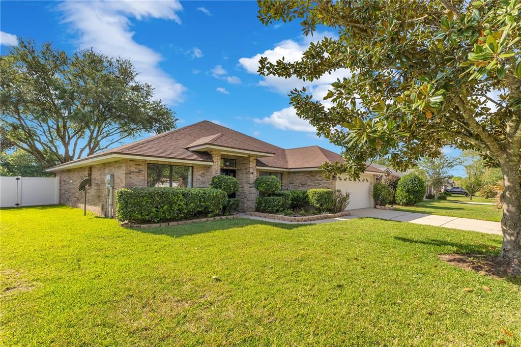 Recently Sold: $439,000 (3 beds, 2 baths, 1896 Square Feet)