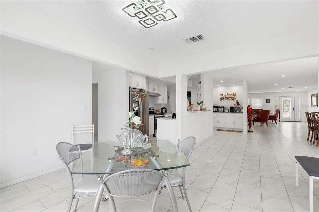 На продажу: $790,000 (4 спален, 4 ванн, 4304 Квадратных фут)