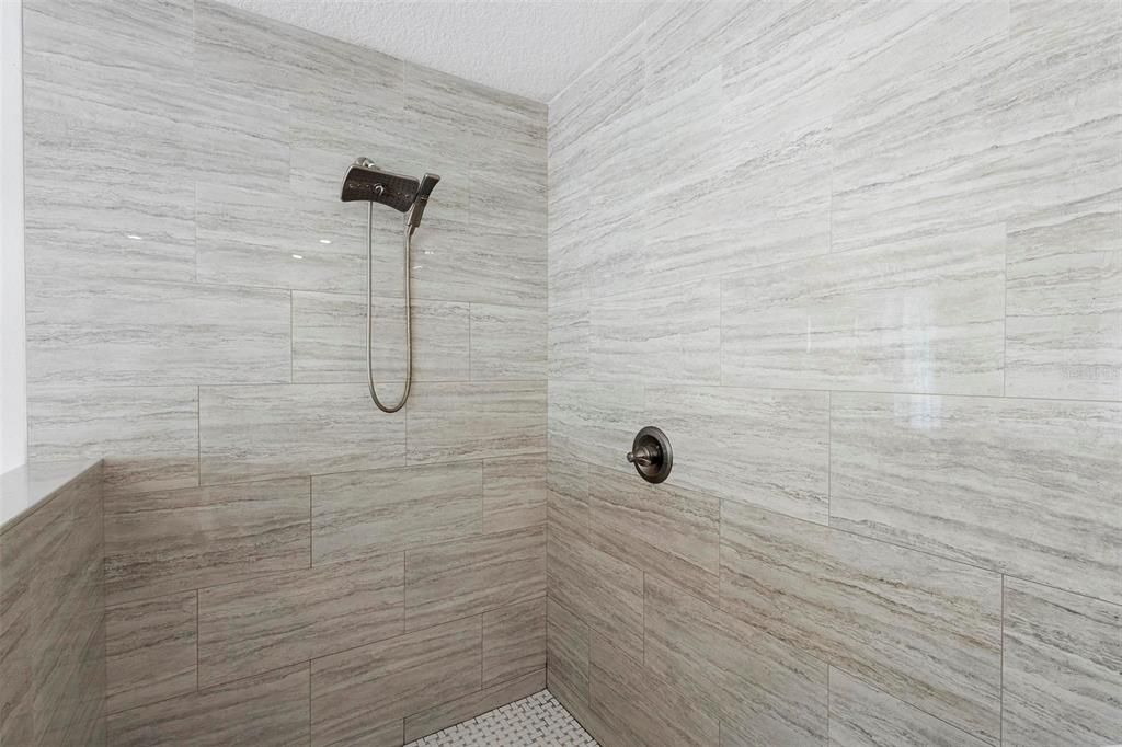 На продажу: $790,000 (4 спален, 4 ванн, 4304 Квадратных фут)