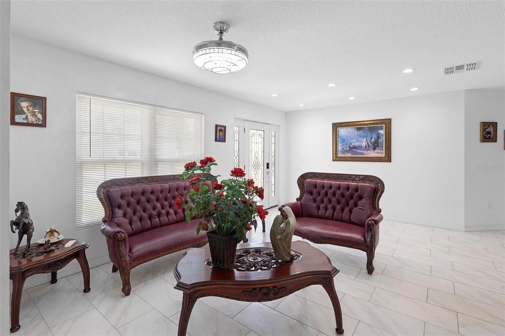 На продажу: $790,000 (4 спален, 4 ванн, 4304 Квадратных фут)