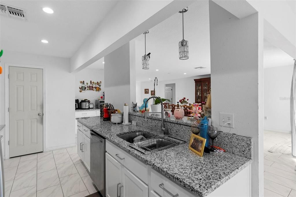 На продажу: $790,000 (4 спален, 4 ванн, 4304 Квадратных фут)