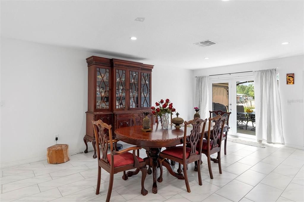 На продажу: $790,000 (4 спален, 4 ванн, 4304 Квадратных фут)