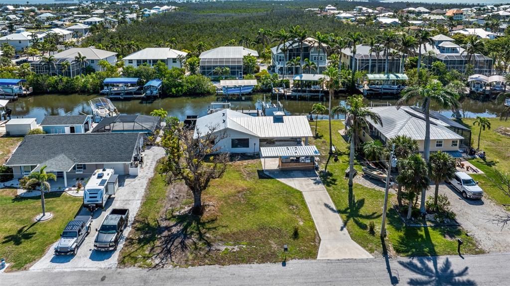 待售: $419,000 (0.23 acres)