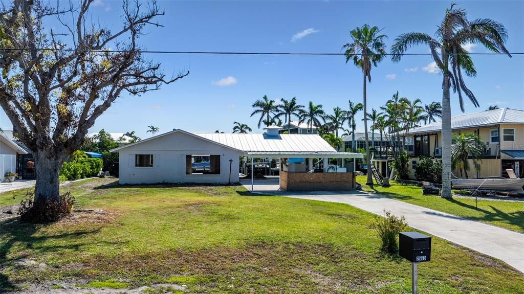 待售: $419,000 (0.23 acres)