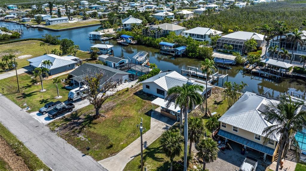 待售: $419,000 (0.23 acres)