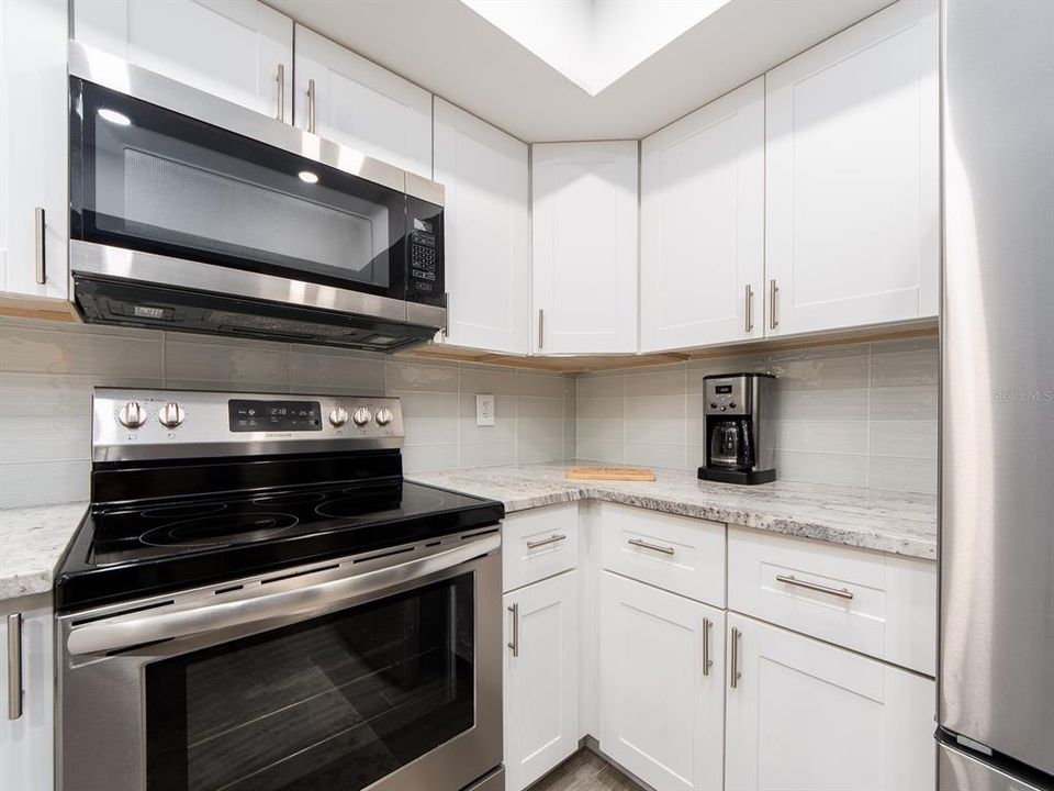 For Sale: $499,900 (3 beds, 3 baths, 1700 Square Feet)