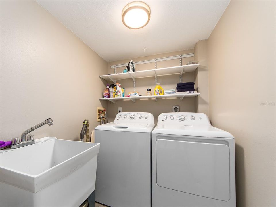 For Sale: $499,900 (3 beds, 3 baths, 1700 Square Feet)