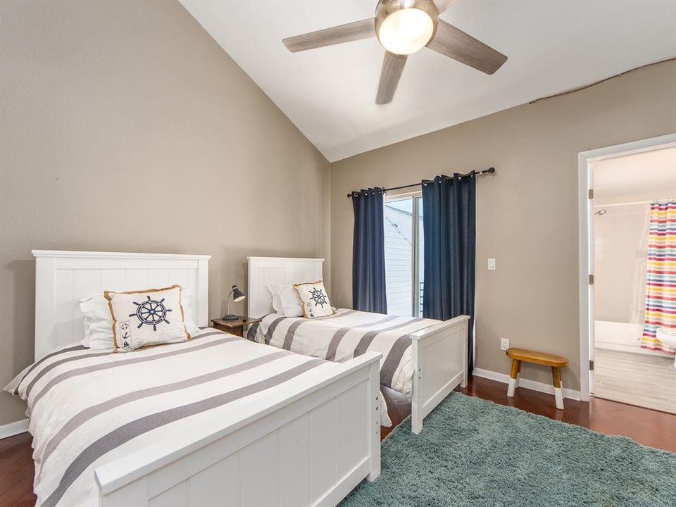 For Sale: $499,900 (3 beds, 3 baths, 1700 Square Feet)