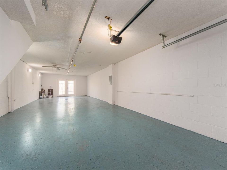 For Sale: $499,900 (3 beds, 3 baths, 1700 Square Feet)