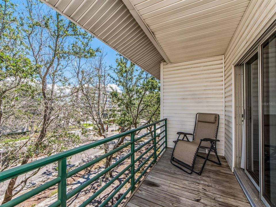 For Sale: $499,900 (3 beds, 3 baths, 1700 Square Feet)