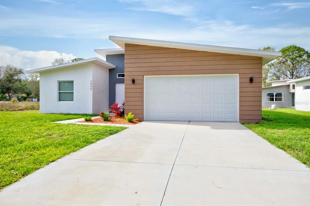 For Sale: $285,000 (3 beds, 2 baths, 1524 Square Feet)