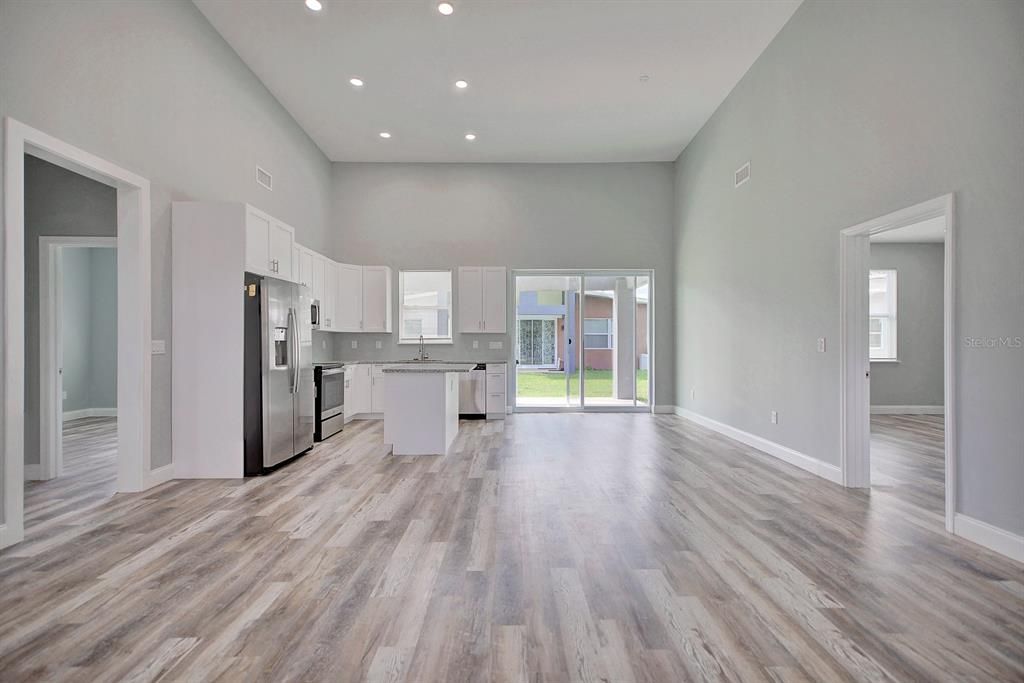 For Sale: $285,000 (3 beds, 2 baths, 1524 Square Feet)