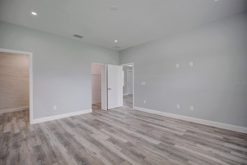 For Sale: $285,000 (3 beds, 2 baths, 1524 Square Feet)