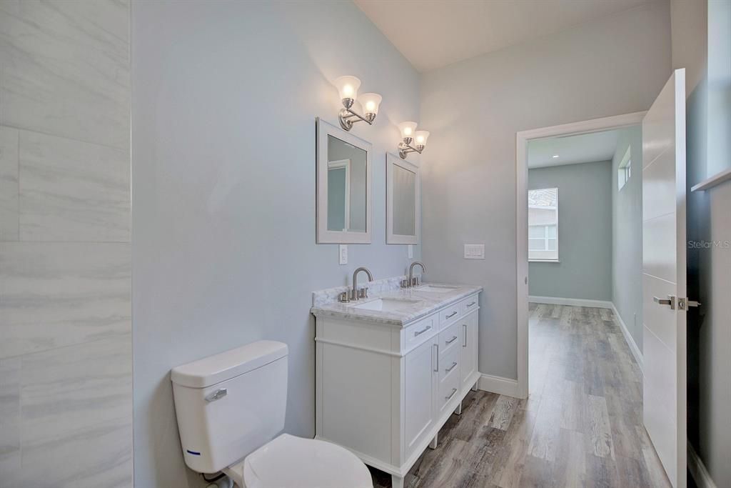 For Sale: $285,000 (3 beds, 2 baths, 1524 Square Feet)