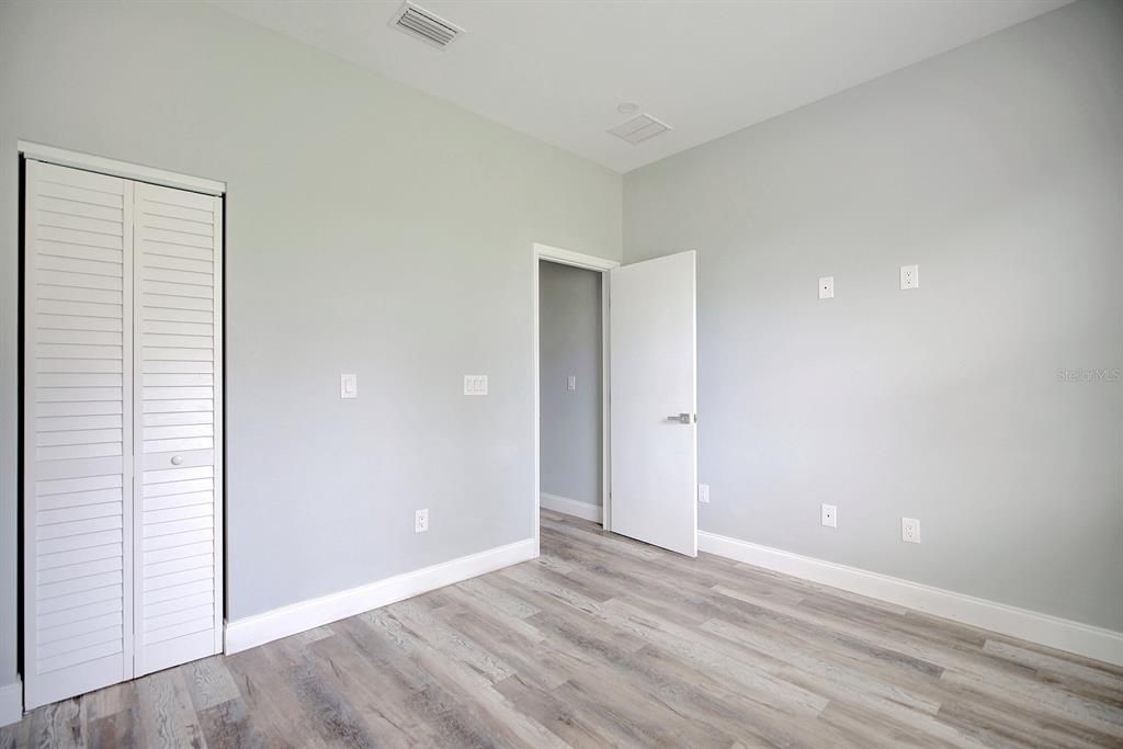 For Sale: $285,000 (3 beds, 2 baths, 1524 Square Feet)