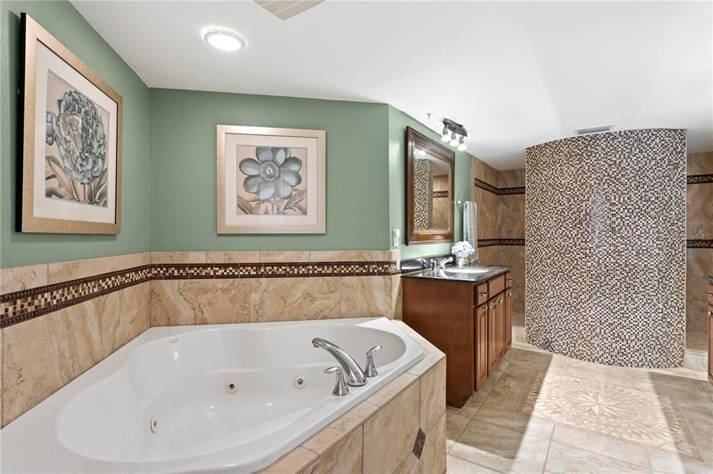 For Sale: $1,150,000 (3 beds, 3 baths, 2005 Square Feet)