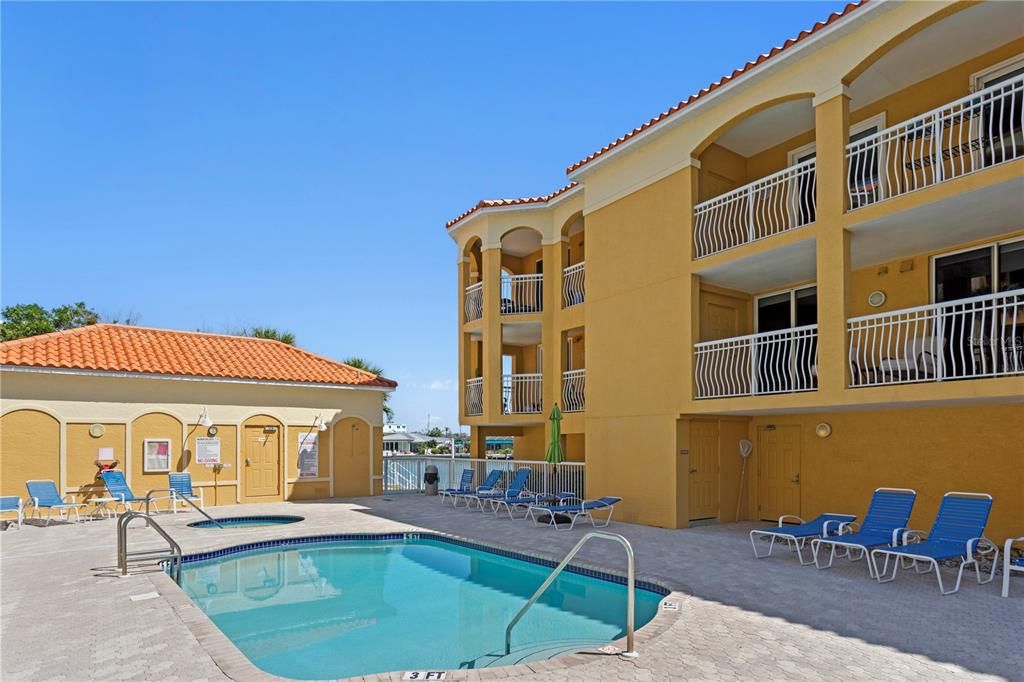 For Sale: $1,150,000 (3 beds, 3 baths, 2005 Square Feet)