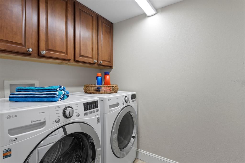 For Sale: $1,150,000 (3 beds, 3 baths, 2005 Square Feet)