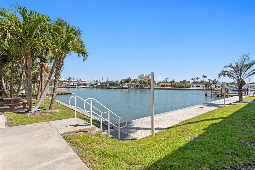 For Sale: $1,150,000 (3 beds, 3 baths, 2005 Square Feet)