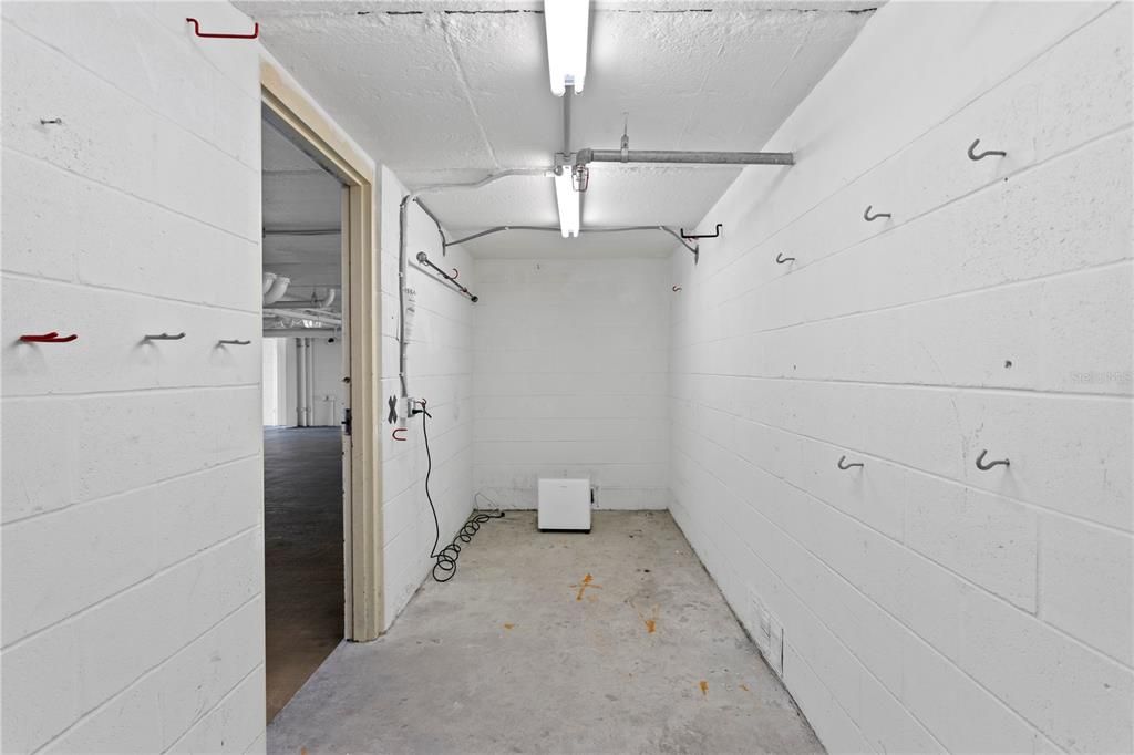 For Sale: $1,150,000 (3 beds, 3 baths, 2005 Square Feet)