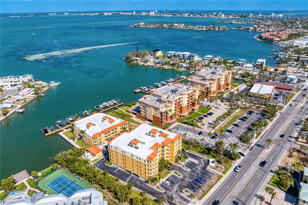 For Sale: $1,150,000 (3 beds, 3 baths, 2005 Square Feet)