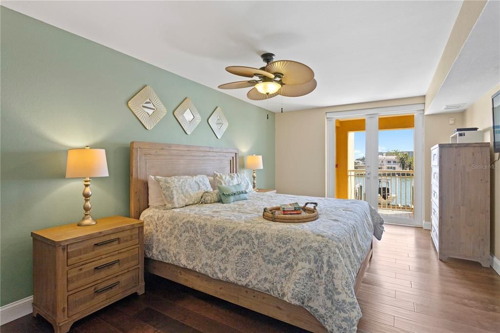 For Sale: $1,150,000 (3 beds, 3 baths, 2005 Square Feet)