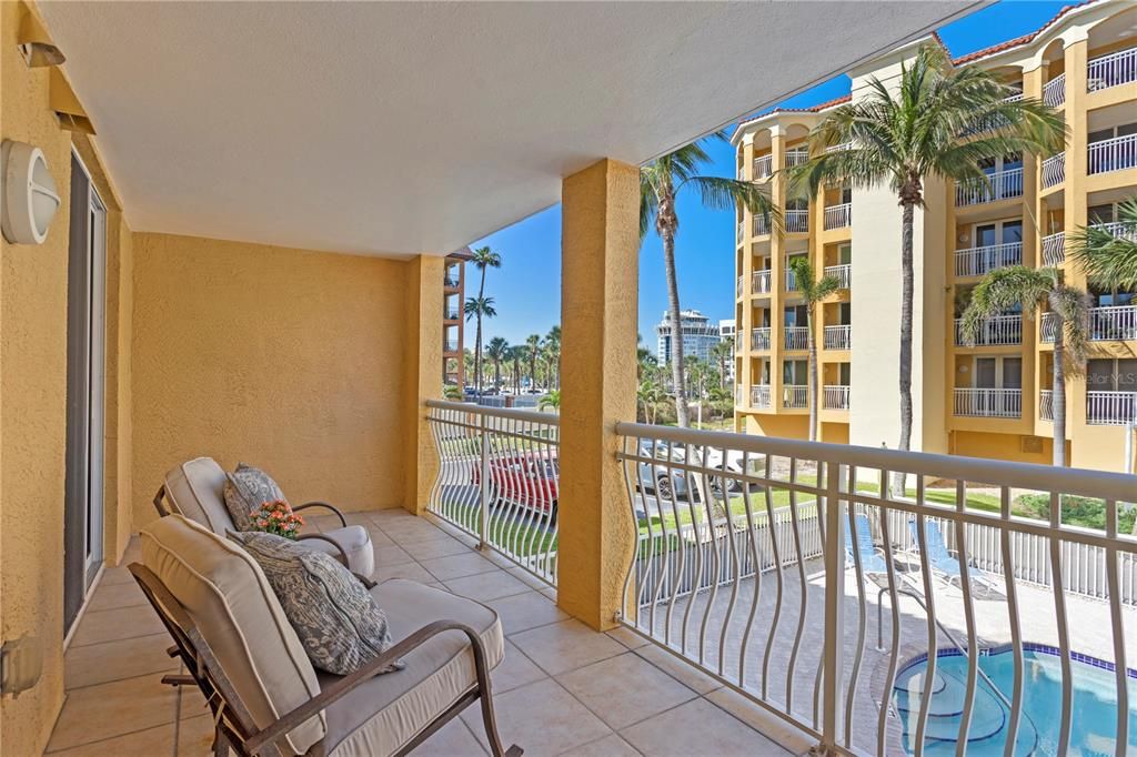 For Sale: $1,150,000 (3 beds, 3 baths, 2005 Square Feet)