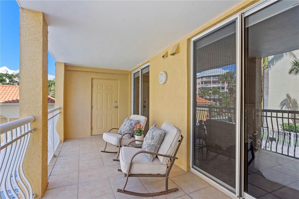 For Sale: $1,150,000 (3 beds, 3 baths, 2005 Square Feet)