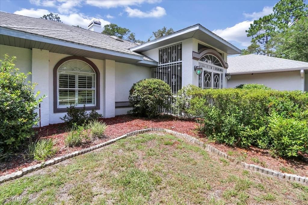 Active With Contract: $379,000 (3 beds, 2 baths, 1925 Square Feet)