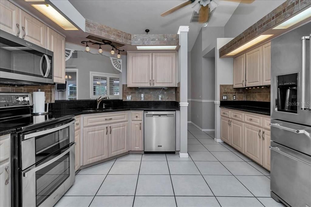 Active With Contract: $379,000 (3 beds, 2 baths, 1925 Square Feet)