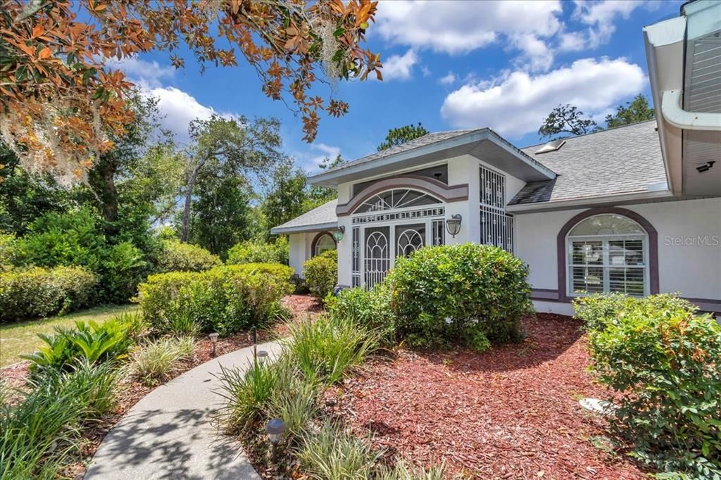 Active With Contract: $379,000 (3 beds, 2 baths, 1925 Square Feet)