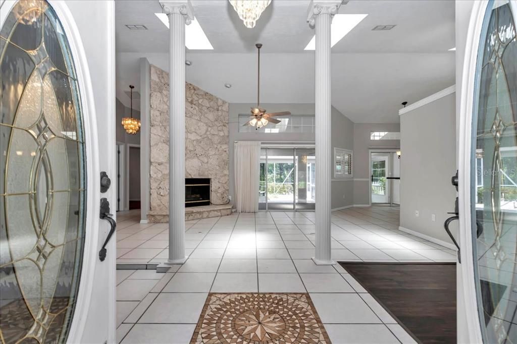 Active With Contract: $379,000 (3 beds, 2 baths, 1925 Square Feet)