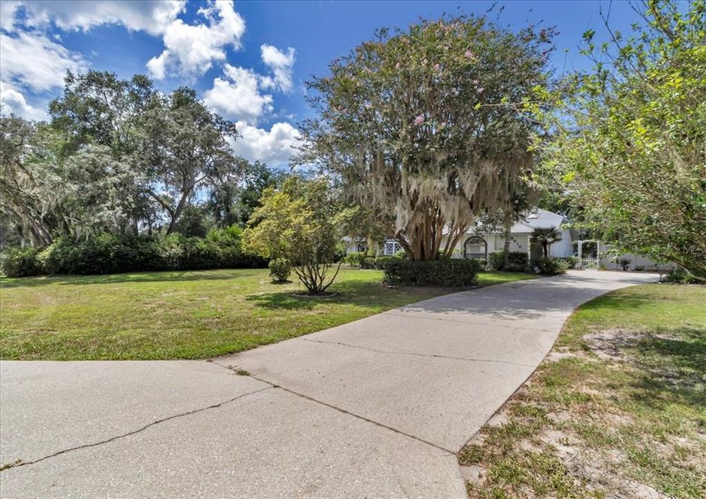 Active With Contract: $379,000 (3 beds, 2 baths, 1925 Square Feet)