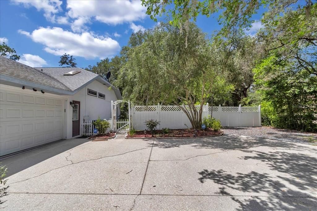 Active With Contract: $379,000 (3 beds, 2 baths, 1925 Square Feet)