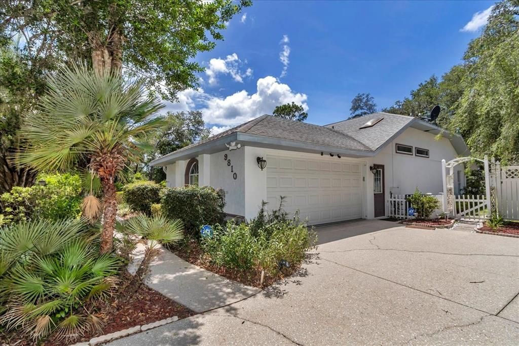 Active With Contract: $379,000 (3 beds, 2 baths, 1925 Square Feet)