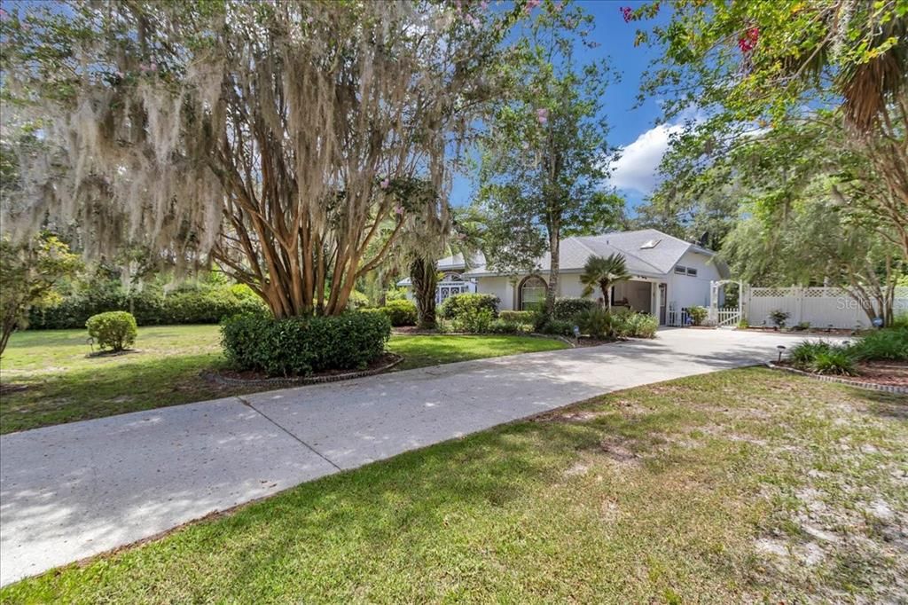 Active With Contract: $379,000 (3 beds, 2 baths, 1925 Square Feet)