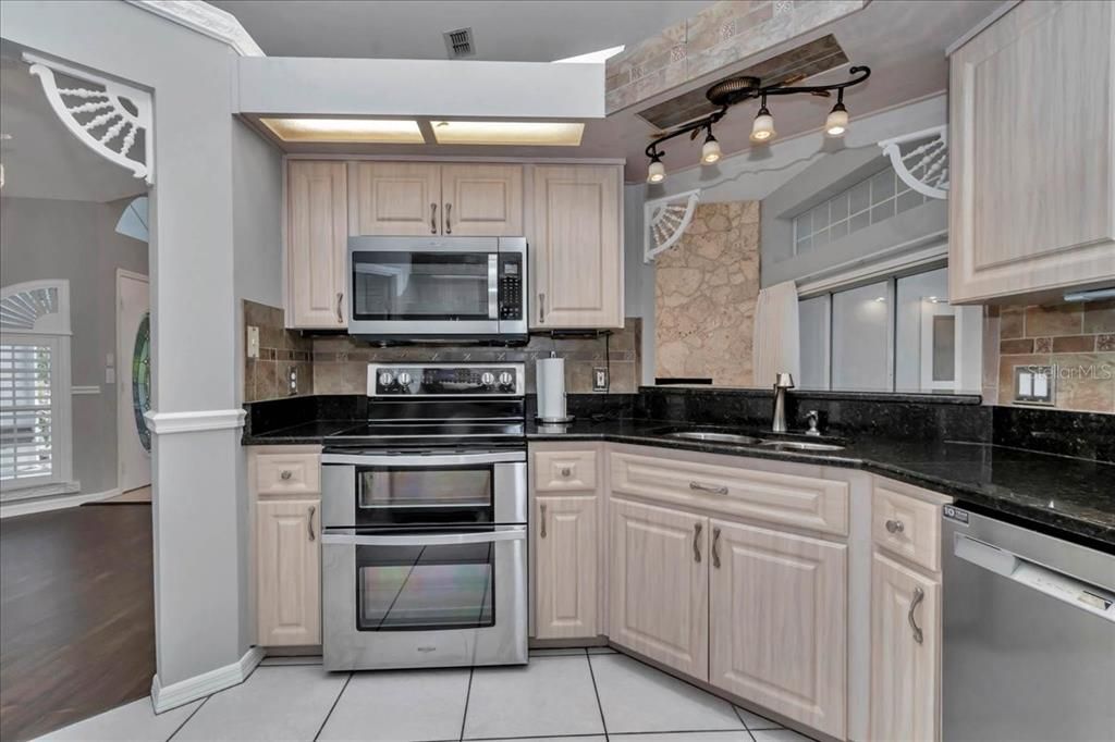 Active With Contract: $379,000 (3 beds, 2 baths, 1925 Square Feet)