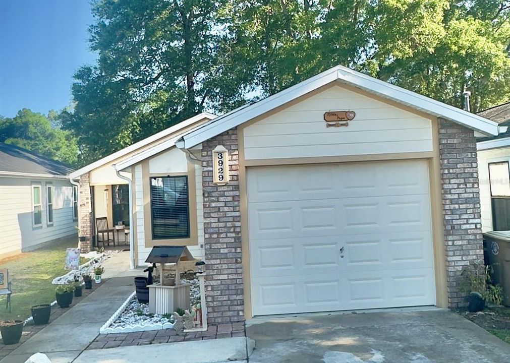 For Sale: $208,000 (3 beds, 2 baths, 1182 Square Feet)