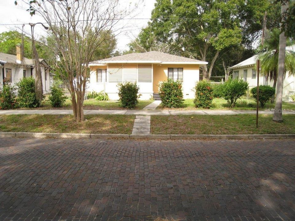 最近售出: $150,000 (3 贝兹, 2 浴室, 1412 平方英尺)