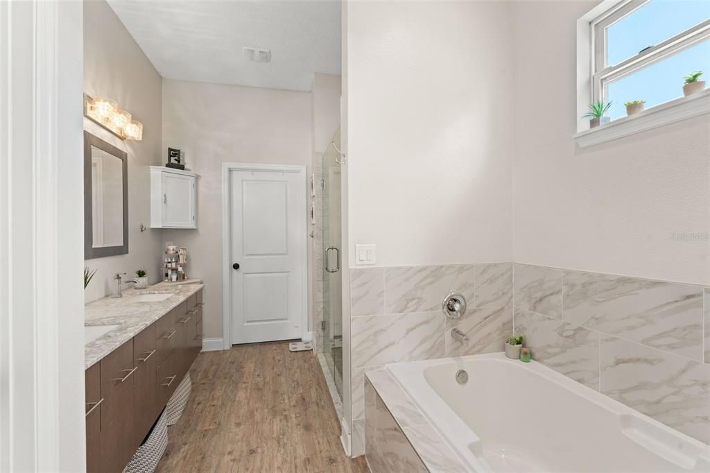 For Sale: $575,000 (4 beds, 3 baths, 2861 Square Feet)