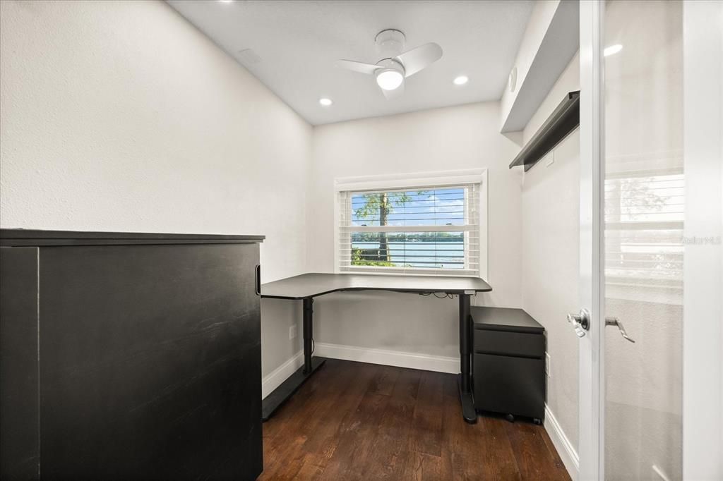 Под контрактом: $599,000 (2 спален, 2 ванн, 1718 Квадратных фут)