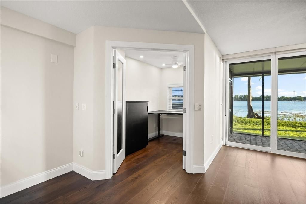 Под контрактом: $599,000 (2 спален, 2 ванн, 1718 Квадратных фут)