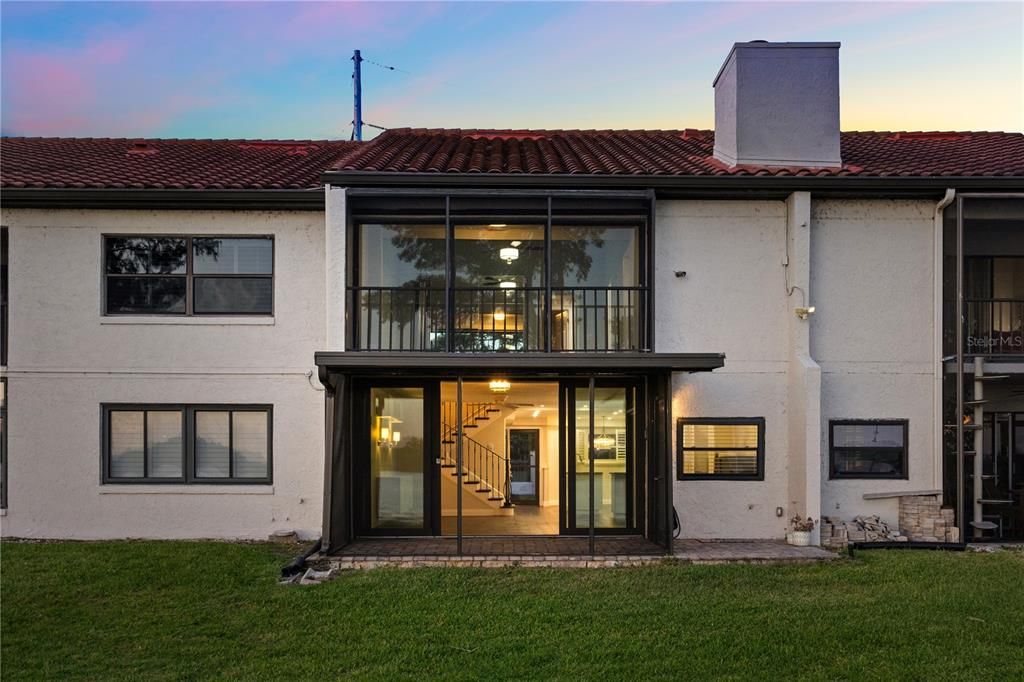 Под контрактом: $599,000 (2 спален, 2 ванн, 1718 Квадратных фут)