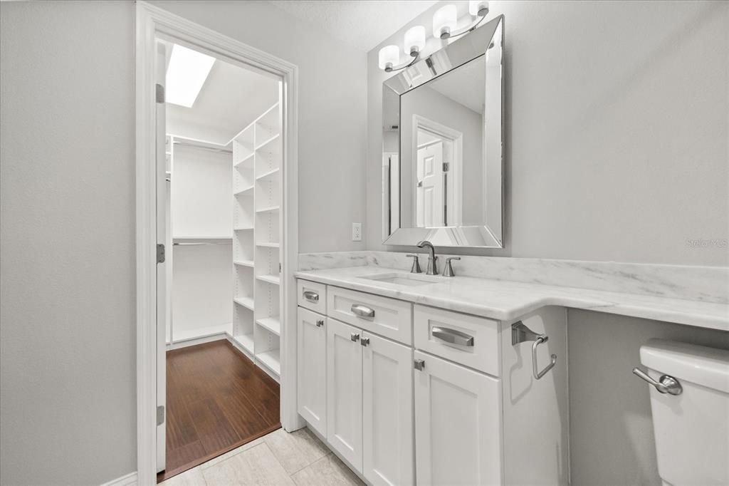 Под контрактом: $599,000 (2 спален, 2 ванн, 1718 Квадратных фут)