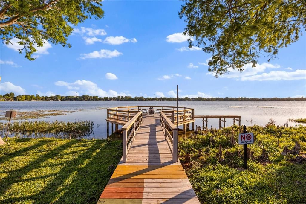 Под контрактом: $599,000 (2 спален, 2 ванн, 1718 Квадратных фут)