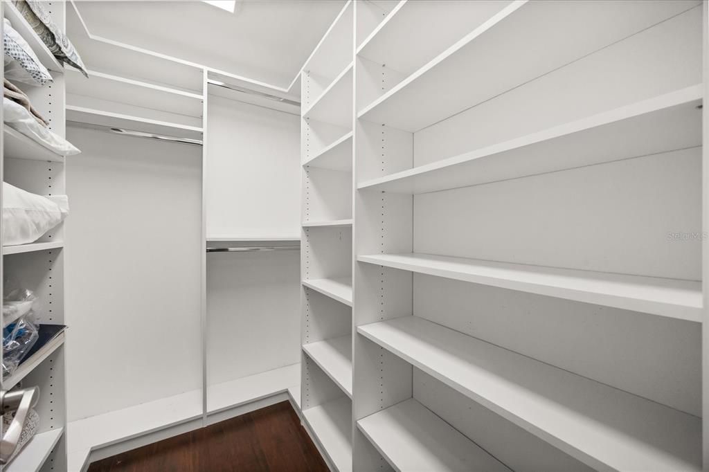 Под контрактом: $599,000 (2 спален, 2 ванн, 1718 Квадратных фут)