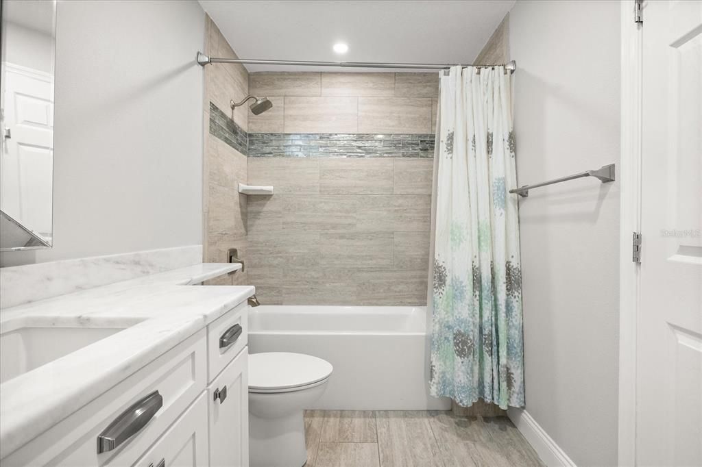 Под контрактом: $599,000 (2 спален, 2 ванн, 1718 Квадратных фут)